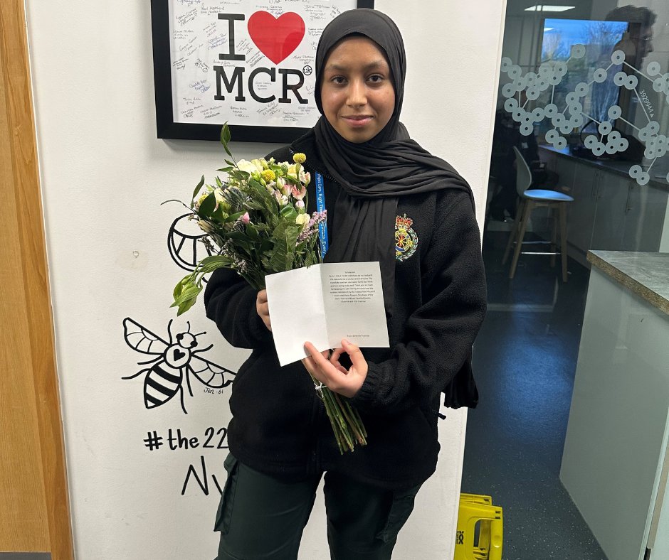 1/2 This week Emergency Medical Advisor Maryam received a card and flowers from a patient and his wife after she helped to save his life by giving cardiopulmonary resuscitation (CPR) instructions over the phone. Well done Maryam. 👏 👏 👏
