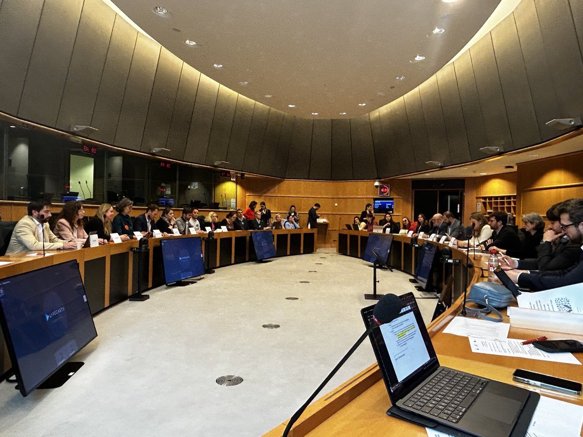 saarland_eu's tweet image. Nous remercions @ilanacicurelrem et @UEServicecivique pour l‘échange #Towards European Mobility for All - pour une 🇪🇺 qui offre encore plus de possibilités à la jeunesse de profiter de ces échanges si fructueux!