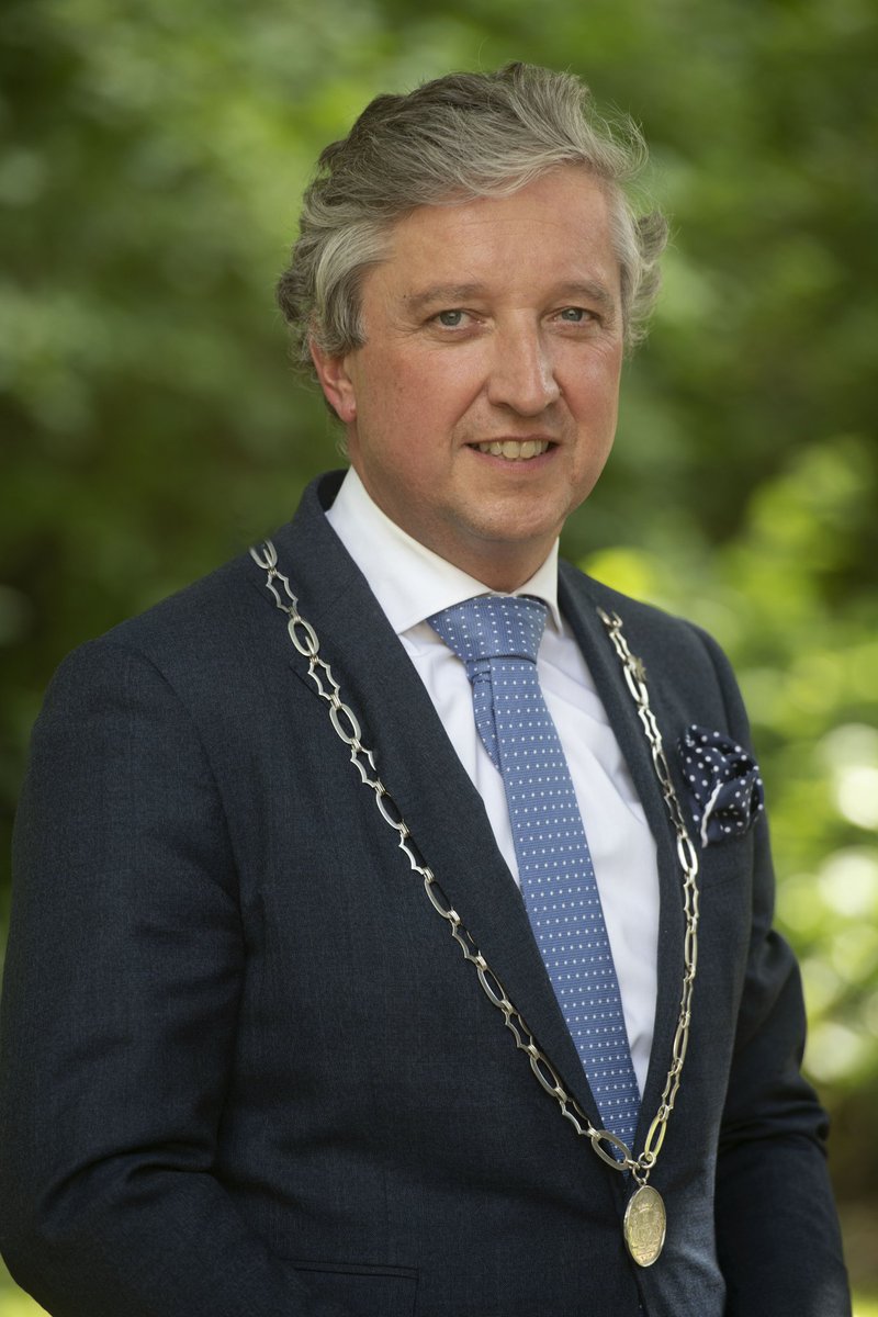 gemTiel's tweet photo. Burgemeester @HansBeenakker heeft de Commissaris van de Koning en de gemeenteraad laten weten dat hij niet in aanmerking wil komen voor een derde ambtsperiode. Zijn huidige periode als burgemeester loopt af op 9 januari 2024. 
https://t.co/CYgKHDnuNq https://t.co/H2FMzPogDG