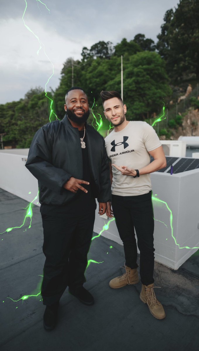 Ruan_vanbiljon's tweet photo. On set with the one and only @casspernyovest 👑🔥 

Can't wait for you all to see what we've been working on! 

📸: setlifestudiossa 

#BehindTheScenes #MusicLegends #CasperNyovest #SouthAfricanMusic https://t.co/P9qAzMrHWF