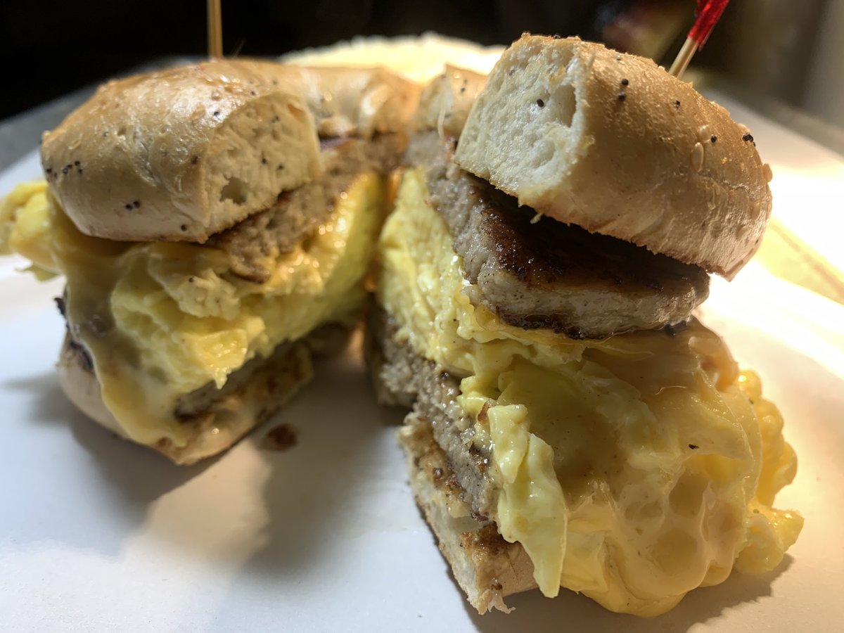 SimplyMaries's tweet photo. Good morning! Start your morning off with either a breakfast sandwich or a stack of pancakes 🥞!! See you soon!!! We open at 9am!! #simplymaries #bestbreakfastever #bestinbaltimore #bestinmaryland https://t.co/oLpS7fk0sR