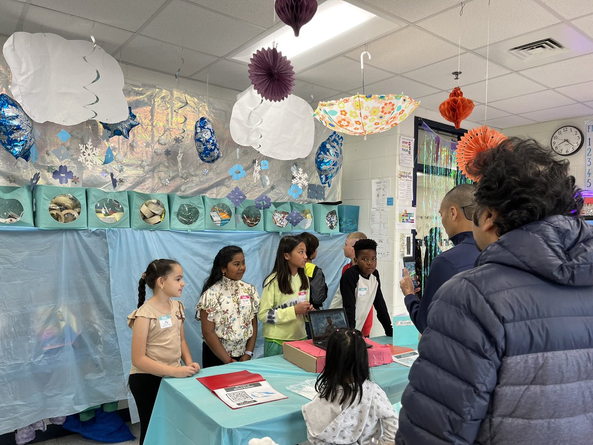MrsCannon_LIB's tweet photo. Storming into Weather PBL with @MrsRoivas 4th grade class! 🌩️☁️🌦️ https://t.co/dnvbLJafox