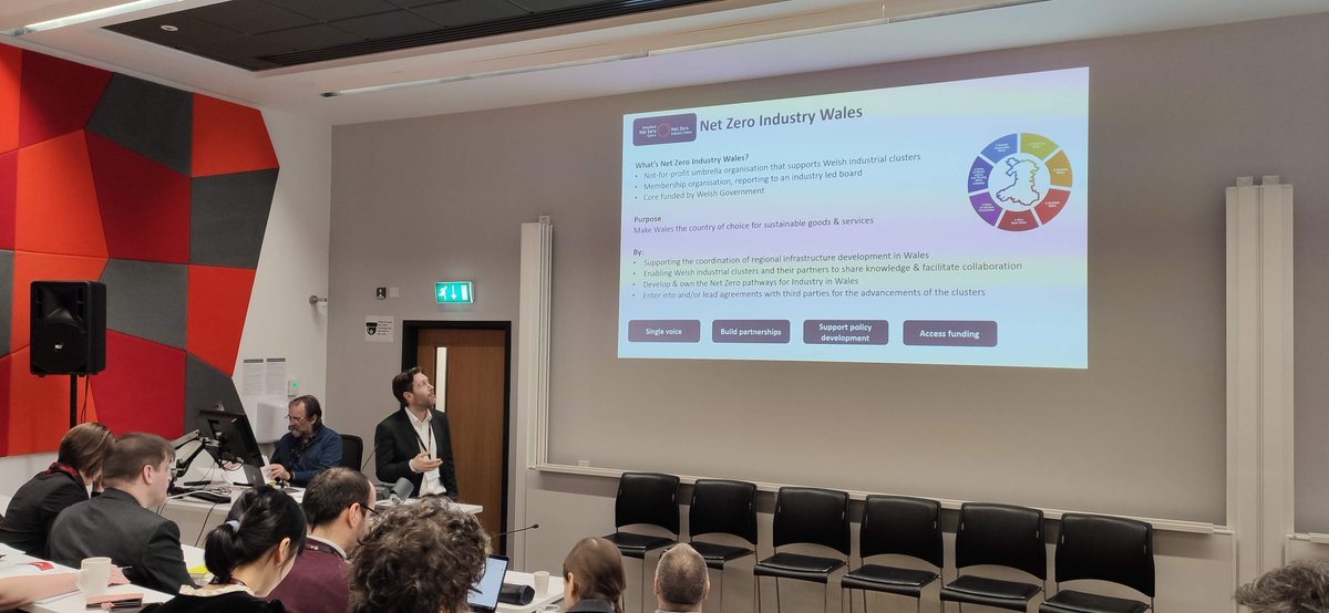 shervan_ccs's tweet photo. Great to hear from the second plenary at the #UKCCSRC conference discussing the challenges and technical solutions to delivering CCS from geographically dispersed industries.
First up was Ben Burggraaf, CEO of Net Zero Industry Wales.
@UKCCSRC https://t.co/8isYRC4DuX