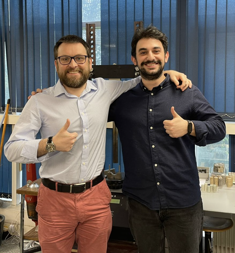 LDR_Strasbourg's tweet photo. AND IT'S LIGHTS OUT IN BAKU!
A very happy Kamal Bayramov will start a Ph. D this year, jointly supervised between Strasbourg and Baku! He will be working on compaction localisation in volcanic rocks 🌋 @ecole_terre https://t.co/98xnC0B00B