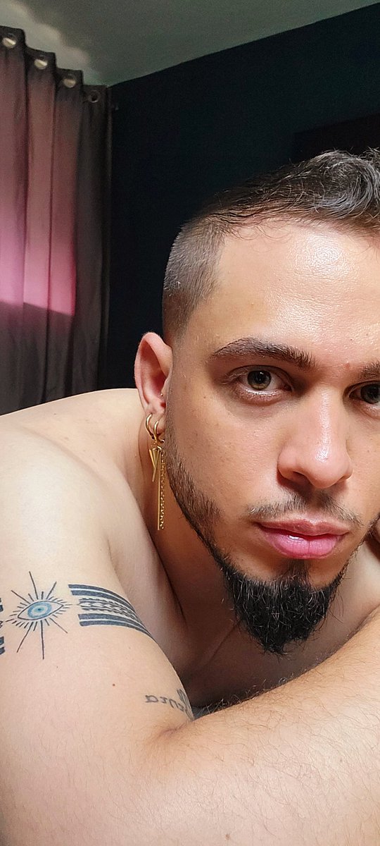 Camiloalfp's tweet photo. pronouns  |  he/him
height        |  6'1"
shoe size   | 10.5-11
zodiac        |  Virgo ♍️ 
smoke        |  Social
tattoos       |  Si 6 tt
piercings    |  Si 4
fav color     |  Black ⚫️ 
fav drink     |  Coffee ☕️ and Wine 🍷 

if you, see this do it https://t.co/9Osk9FInfG
