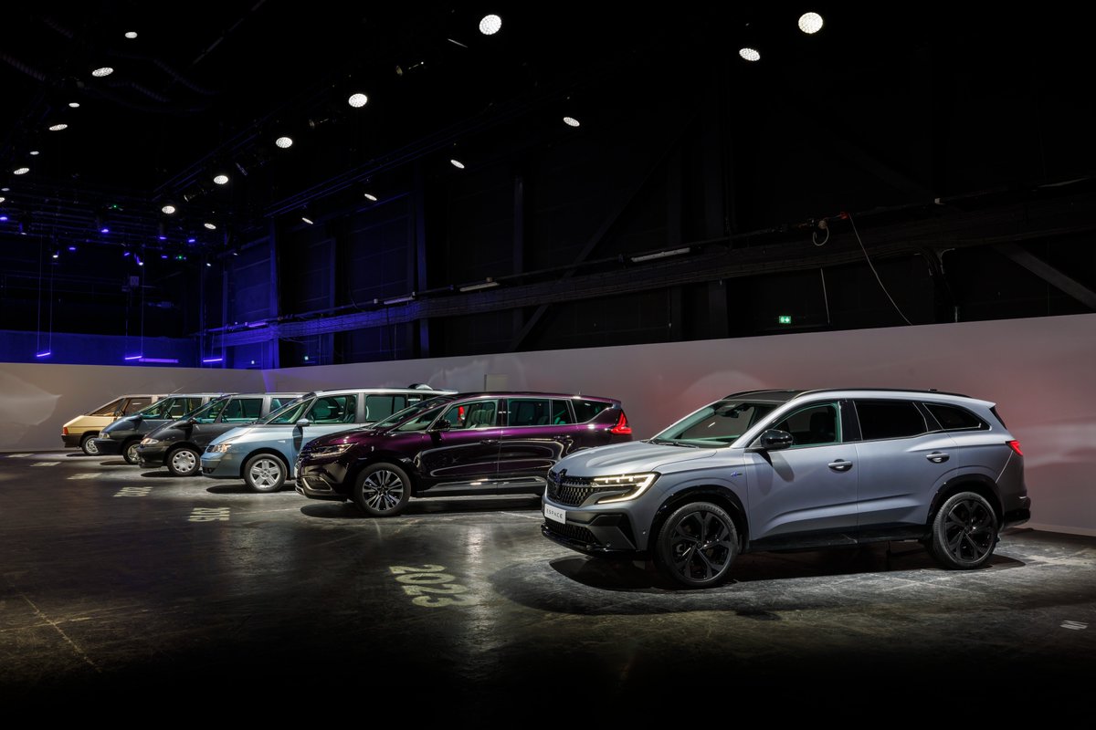 Tahermo_Renault's tweet photo. Nuevo Renault Espace: el ADN de Espace en una nueva generación 😉🚙
#Tahermo #málaga #NUEVO #renaulespace #espace #nuevorenaultespace https://t.co/ZWx6ihK6c0