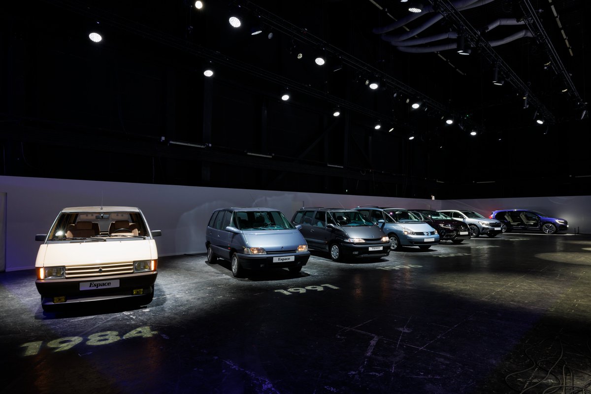 Tahermo_Renault's tweet photo. Nuevo Renault Espace: el ADN de Espace en una nueva generación 😉🚙
#Tahermo #málaga #NUEVO #renaulespace #espace #nuevorenaultespace https://t.co/ZWx6ihK6c0