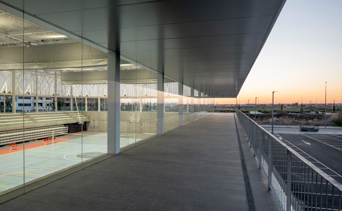 MLArquitectos's tweet photo. Día especial el de ayer, 29 de Marzo de 2023, en el que quedó inaugurado el “Pabellón Deportivo La Unión”. Orgullosos al ver que nuestro proyecto se ha llevado a buen fin y puesto a disposición de los ciudadanos.
@LaRinconada_Web @NGNParquitectos 
Fotografía: Jesús Granada https://t.co/F9SRZZjD4I