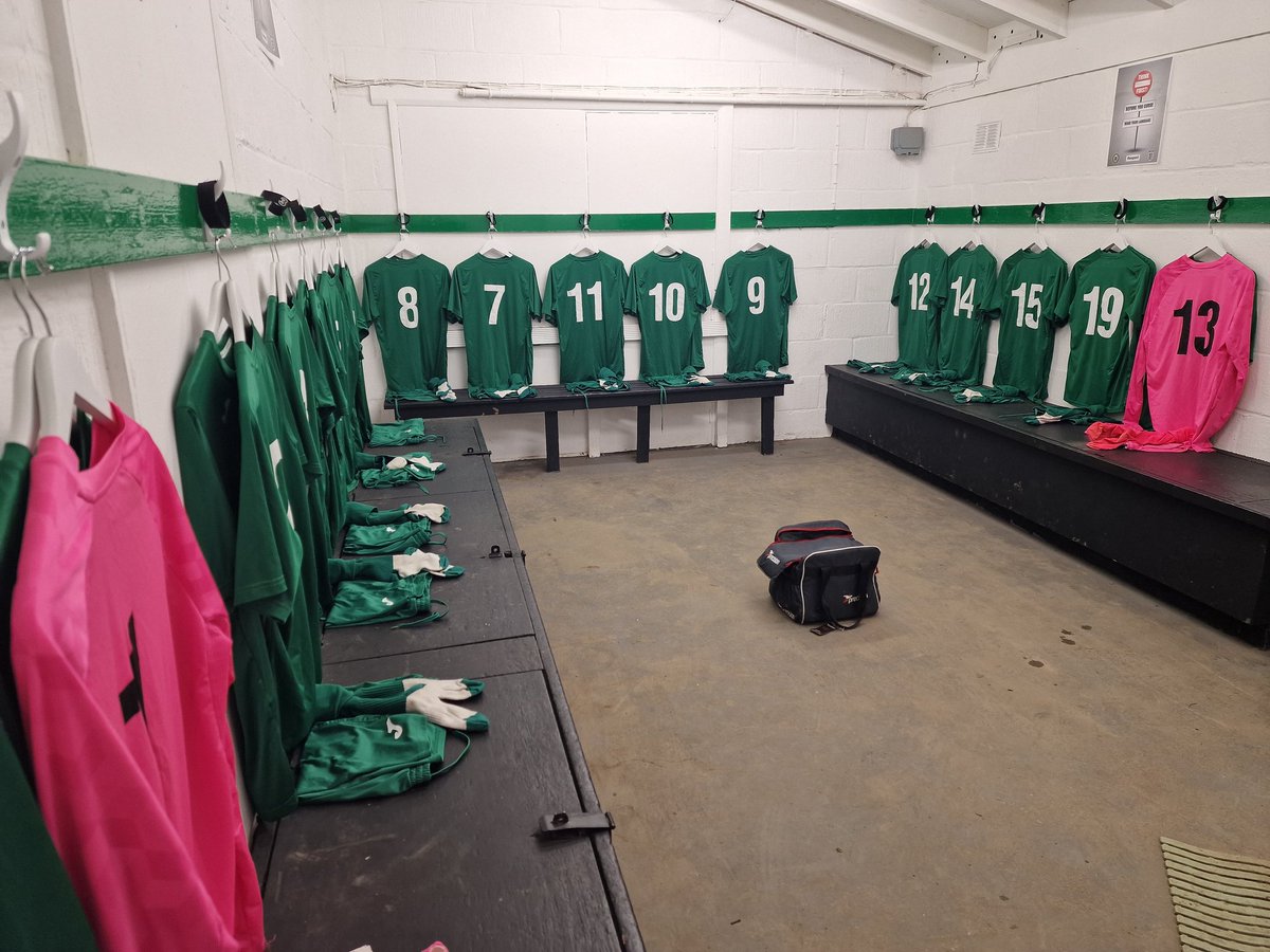 Wisey999's tweet photo. All set up and ready to go for @HolmerGreenFC U18 Allieds penultimate home fixture of the season with a very young squad tonight. 
Let's do this.
#Developmentandlearning https://t.co/x2Ej8V5RDM