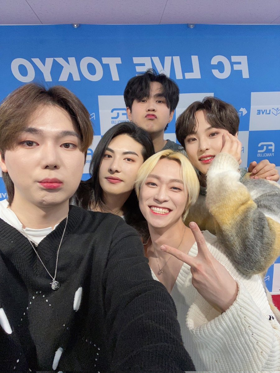 FCLIVE_official's tweet photo. 多才なメンバーが繰り広げるステージとトークがたまらない🤭✨

#NIK (K) LIVE EVENT IN JAPAN
◥◣   SHOW TIME   ◢◤

⭐️本日3/30(木)イベント情報⭐️
🕓 19時-
🎟当日券あり

📍FCLIVETOKYO
🎫チケット▶︎🔗 https://t.co/JCpfsSIPms

#コゴン #ヒョンス #ユンソル #パクハ #テフン https://t.co/48emGjTcEv