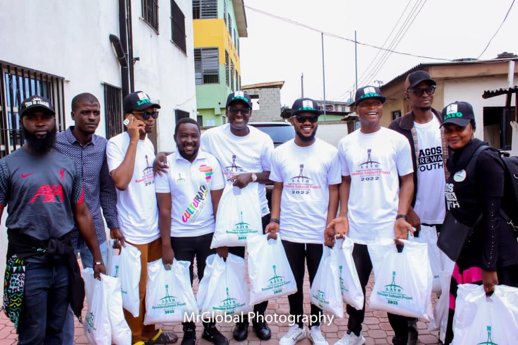 LagosArewaYouth's tweet photo. It's Ramadan Sadaqah 2023 to continue to do it for the needy, orphans &amp; widows. All doors are open to receive your donations; food items &amp; other materials.
Account: 7818240187
Name: Lagos Arewa Youth Forum
Bank Name: Wema 
@CaptJamyl @whitenigerian @IdrisConnecting @oil_shaeikh https://t.co/f21OLrfKWQ