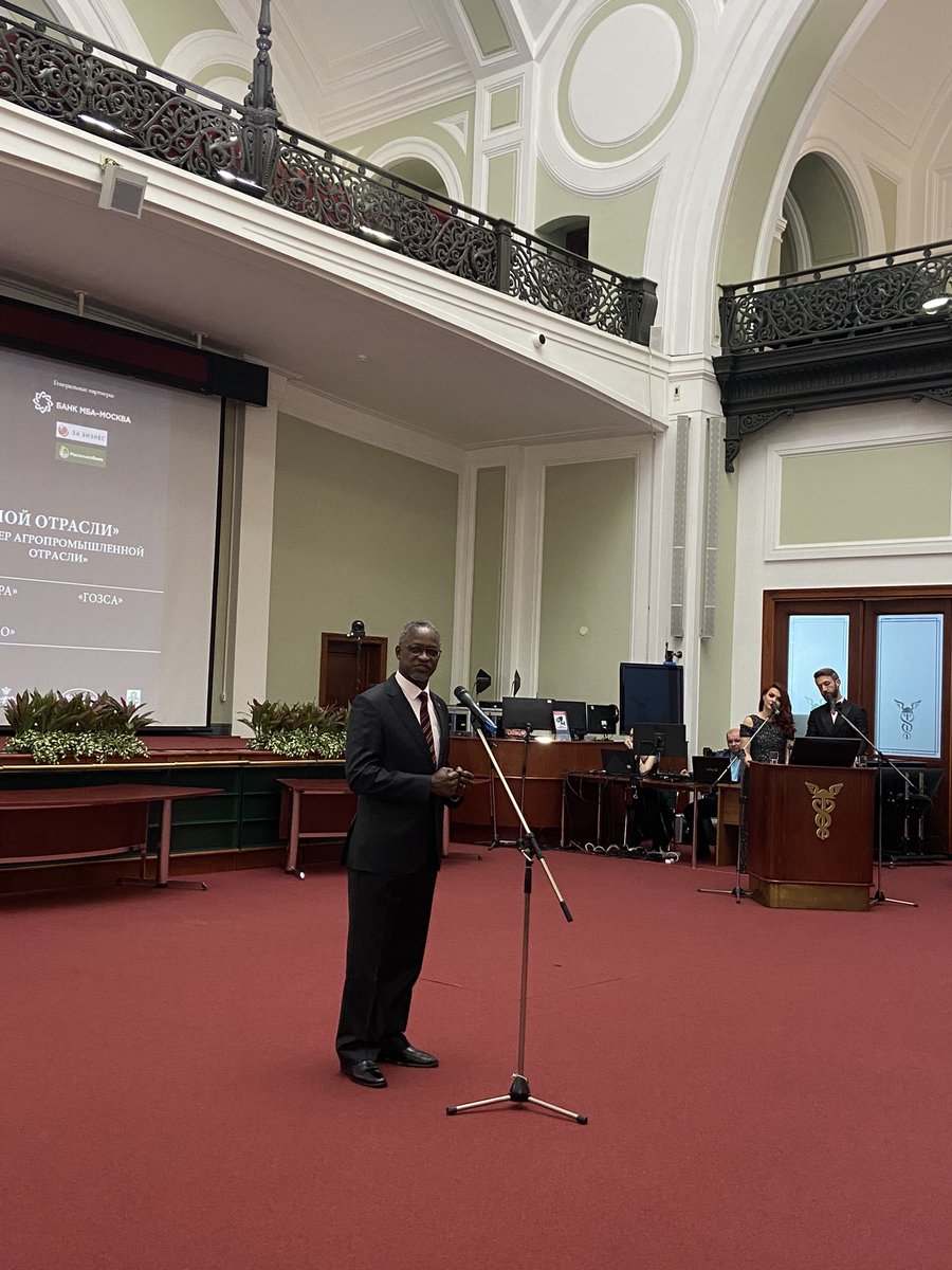 Embmoscow1's tweet photo. Amb. Ben H.O. Ogutu took part in the RBG People of the Year award on 29.03.2023 at the Chamber of Commerce and Industry of the Russian Federation. https://t.co/aUmnku1ETk