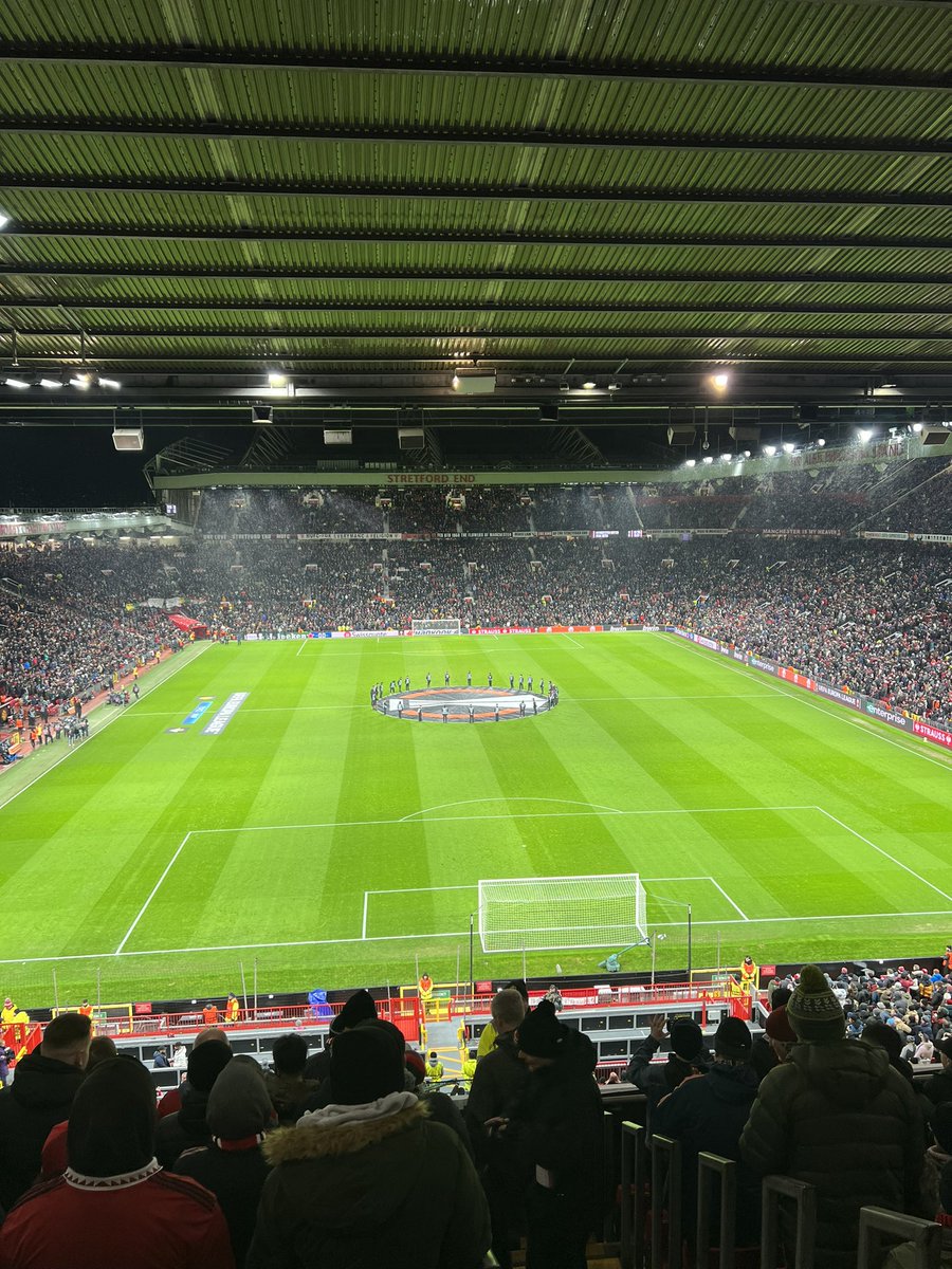AJV92's tweet photo. Throwback to united v betis followed by a 10 hour journey home which should’ve took 2 😂 #mufc https://t.co/aXEix1Hq0m