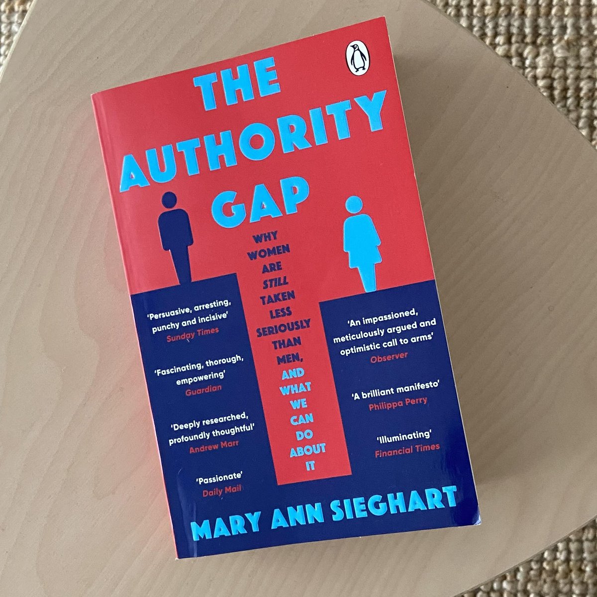 hiavrodrigues's tweet image. A book I kept around during the #RED3 trialogue. Why?

❌ Only male MEP leading this file
❌ Women still &amp;lt;30% of the renewable energy sector @IEA 
❌ Women make 6% of ministerial positions responsible for national energy policies and programs @OECD 

When will we do better, #EU?