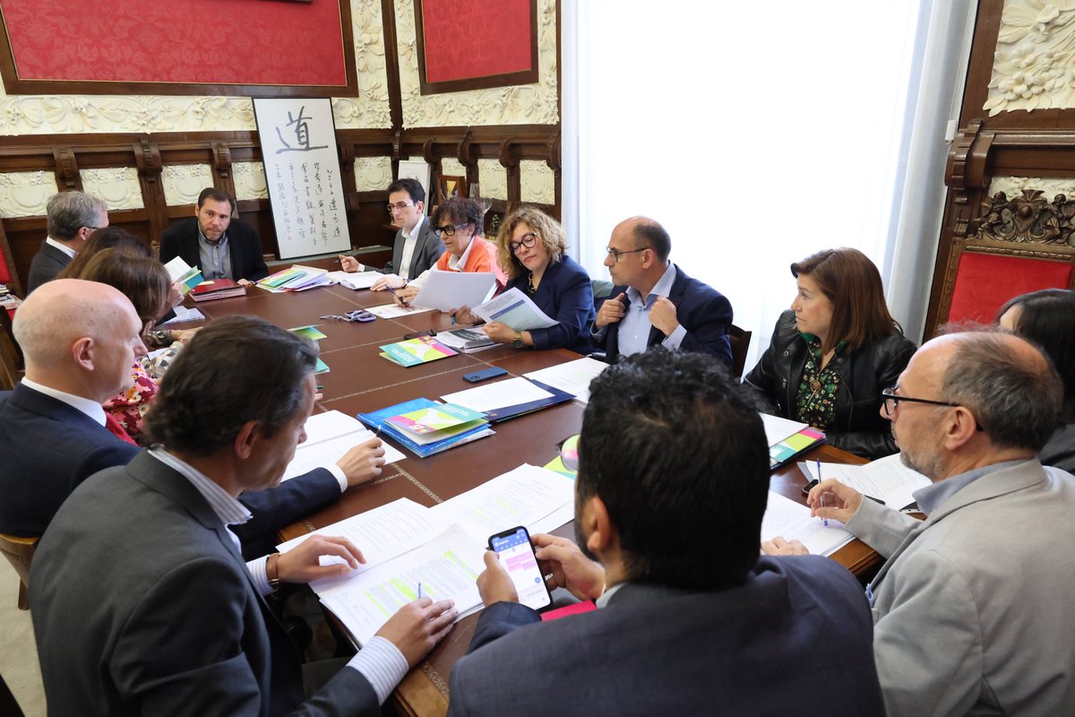 El Ayuntamiento aprueba el Acuerdo Climático con el objetivo de lograr la descarbonización en 2030.

Valladolid da un paso definitivo para avanzar en la Misión 100 Ciudades Inteligentes y Climáticamente Neutras en 2030 de la UE.

Más información 🔗 bit.ly/3nrCsZj