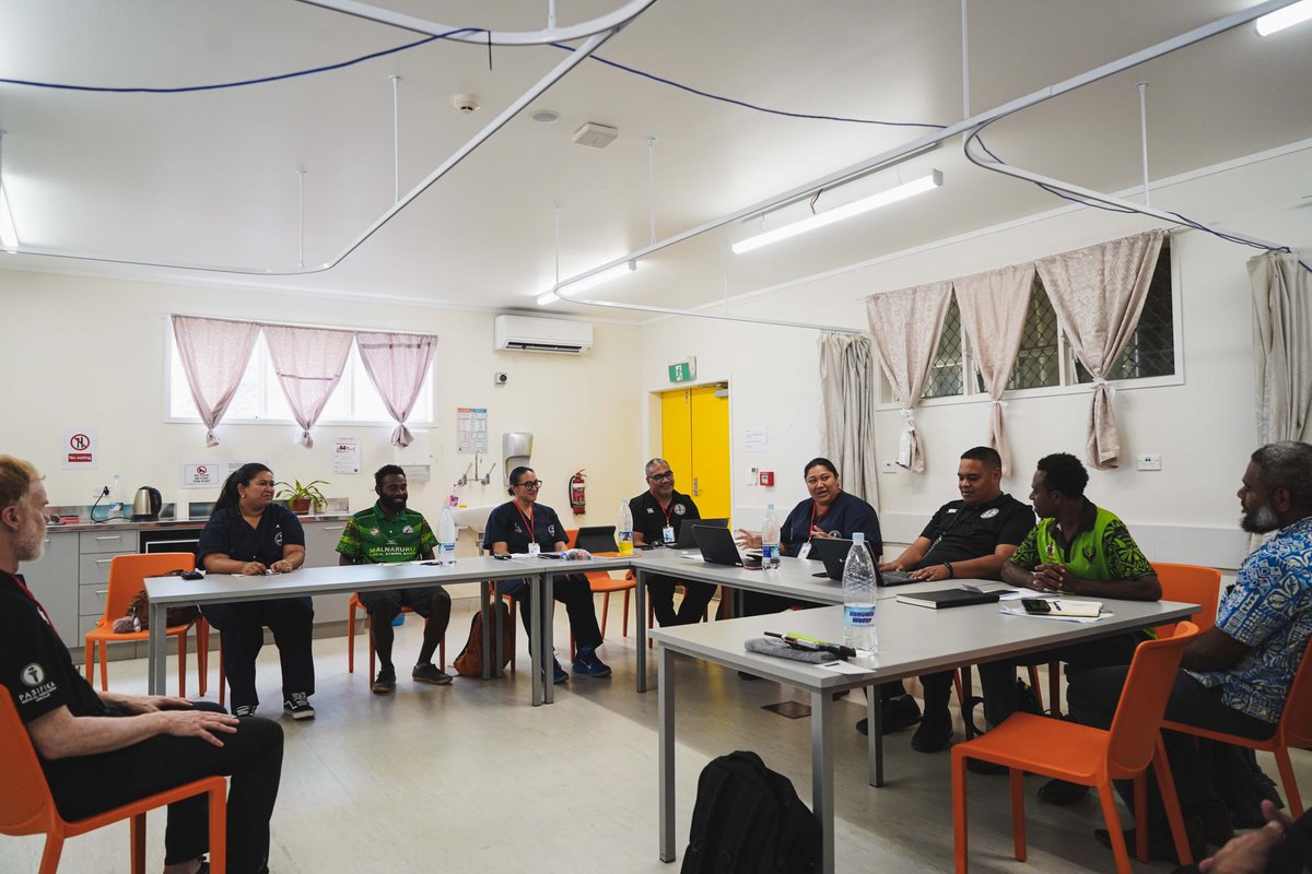 MedicalPasifika's tweet image. The #PACMAT team spent the day meeting &amp;amp; scoping the current state of Vanuatu’s cyclone response with VANMAT &amp;amp; local health/mental health teams.