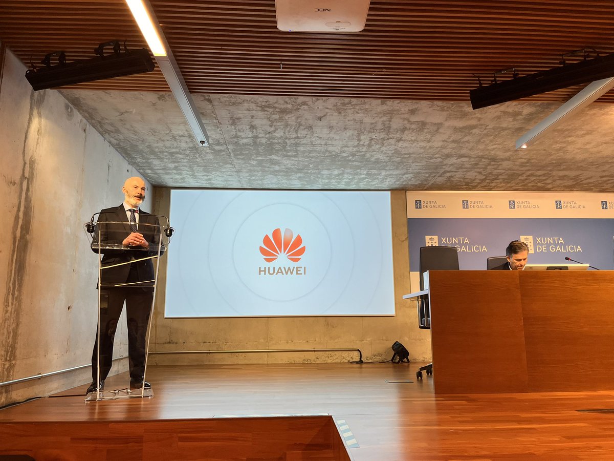 Apertura del evento en #Galicia para presentar el Huawei Startup Program en España <a href="/axenciaGAIN/">Axencia Galega de Innovación</a>  <a href="/IgapeXunta/">Igape - Instituto Galego de Promoción Económica</a> <a href="/FundingBox/">FundingBox</a>