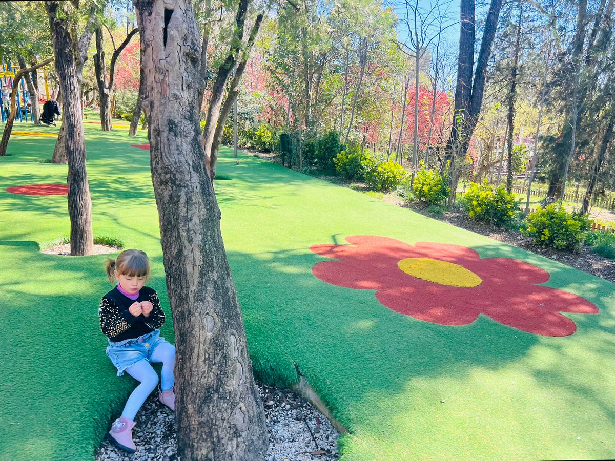 aprtirana's tweet photo. Mirëmëngjes nga këndi i lojërave në Parkun e Liqenit!👨👩👧👦🌾🛝🏃♂️
#PlayTirana
#Luaj@Tirana
#apr #bashkiatiranë
#parkuiliqenit
#naturelover https://t.co/RAYfcDHDhO