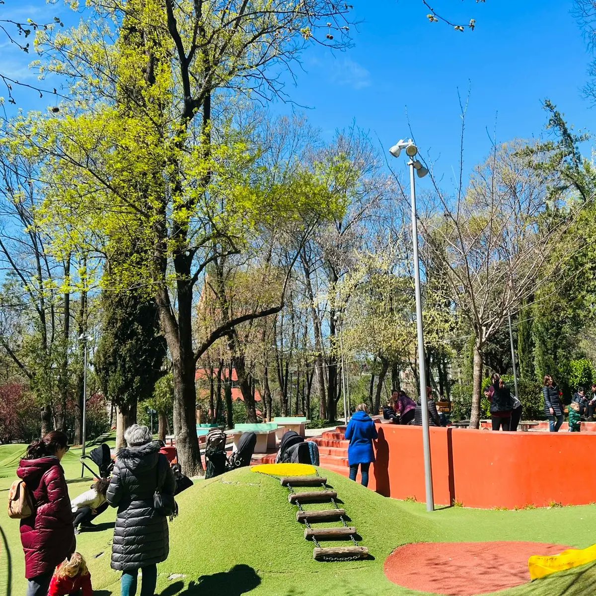 aprtirana's tweet photo. Mirëmëngjes nga këndi i lojërave në Parkun e Liqenit!👨👩👧👦🌾🛝🏃♂️
#PlayTirana
#Luaj@Tirana
#apr #bashkiatiranë
#parkuiliqenit
#naturelover https://t.co/RAYfcDHDhO