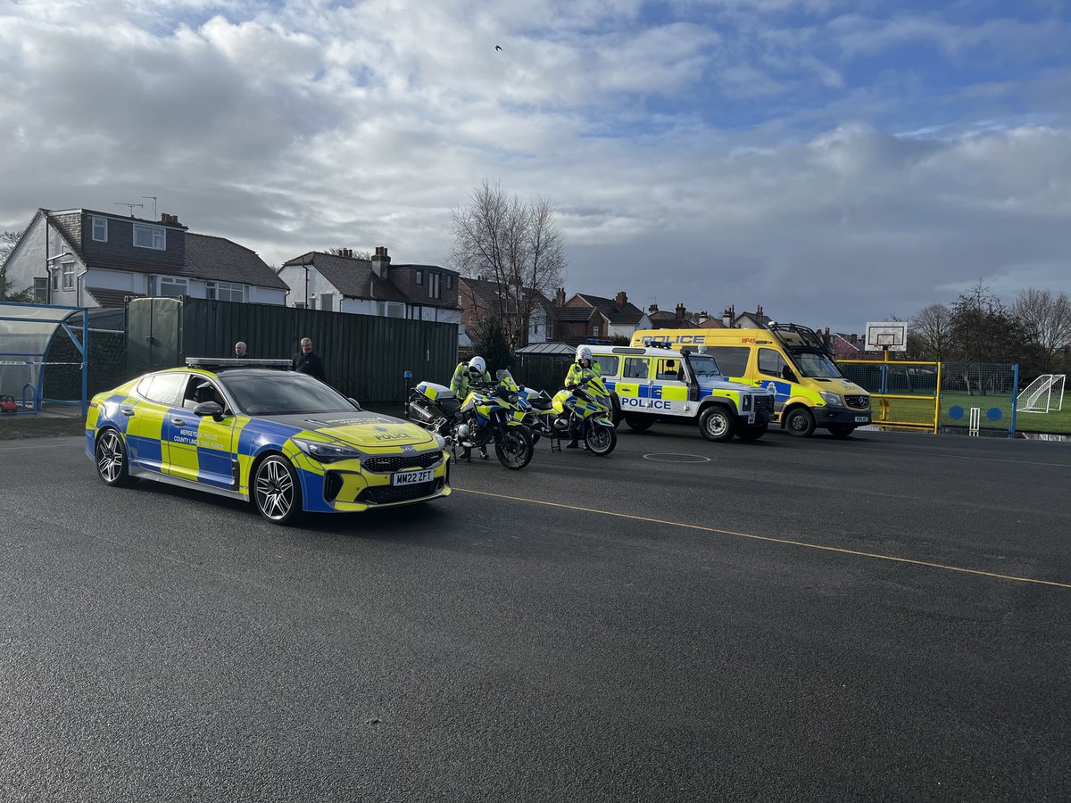 Gearing up for police exhibition day! @MerPol ⁦<a href="/PresfieldHigh_/">Presfield High</a>⁩