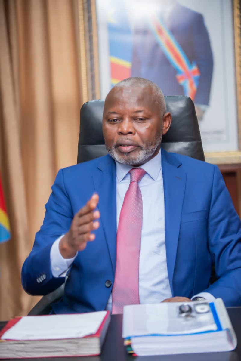 rispykilaba's tweet photo. #ÉconomieTransversale
La rationalisation des structures des prix et des tarifs des produits et services de santé pour l'amélioration du statut social des Congolais, défi majeur du VPM, Ministre de l'Economie Nationale, SE @VitalKamerhe1 "HOMME SOLUTION".
 @BillyKambale1 @Bibishe6 https://t.co/7lLIO5cMVh