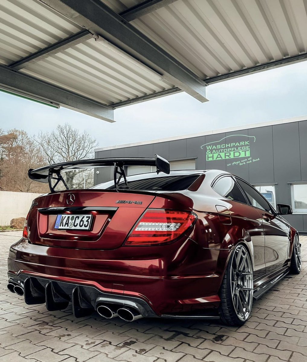 motorforms's tweet photo. C63 AMG 🌹 https://t.co/EaeoAETu3e
