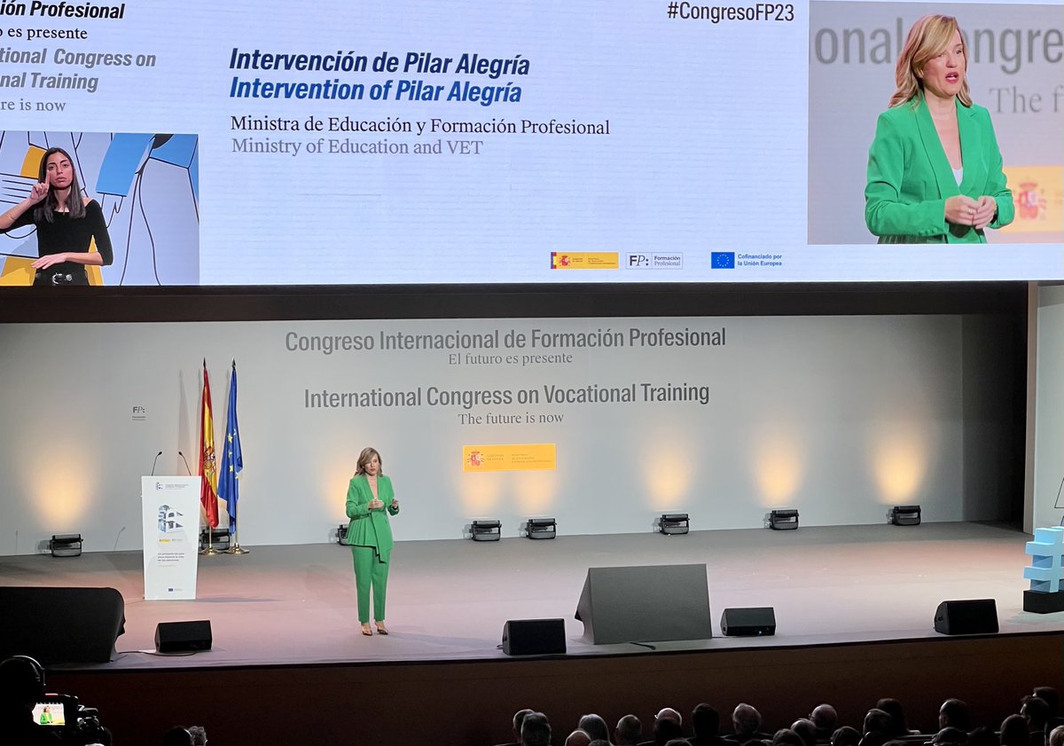 La ministra Pilar Alegría inaugura el Congreso Internacional de Formación Profesional. Corren nuevos vientos para la FP dirigiéndola hacia el prestigio que le corresponde y que tanto necesitamos.