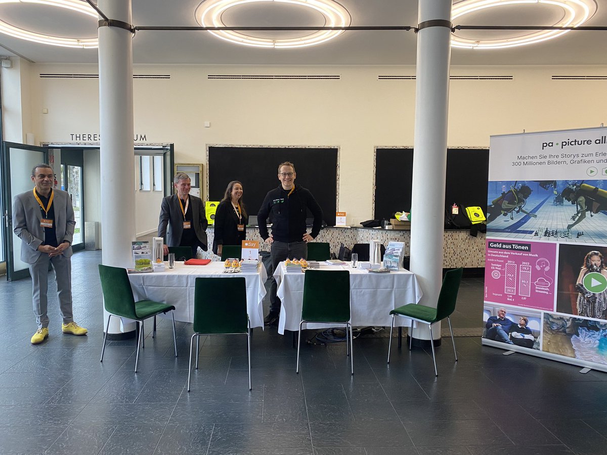 buschfrau's tweet photo. Wir @picturealliance sind heute auf der #pictaday in München https://t.co/el2CgJincG
