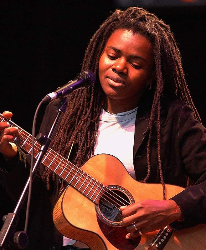 Happy birthday TRACY CHAPMAN!!
(March 30, 1964) 