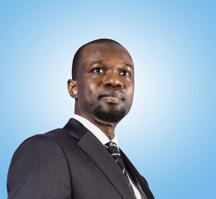 PapaAdo225's tweet image. Depuis 1 mois, les Fr@nçais sont dans la rue. Le pouvoir de Macron tient à peine et France 24 joue les av€ugles. Mais si banger éclate à Abidjan, ils vont montrer image de Bagdad et dire c'est ici.