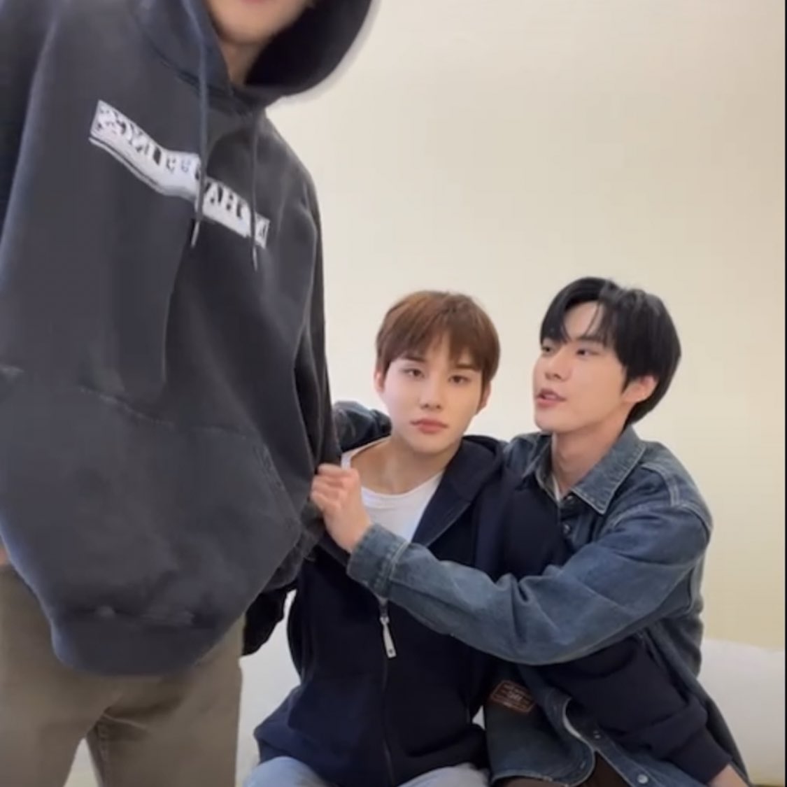 invernoforu's tweet photo. ㅋㅋㅋㅋㅋㅋㅋㅋㅋㅋㅋㅋㅋㅋ��ㅋㅋㅋㅋㅋㅋㅋㅋㅋㅋㅋㅋㅋㅋㅋㅋㅋㅋㅋㅋㅋㅋㅋㅋㅋ아 개욱겨 팔척 강아지 팔척 고양이 통제하는 벅찬 토끼 하나 https://t.co/H4dCPFN3dR