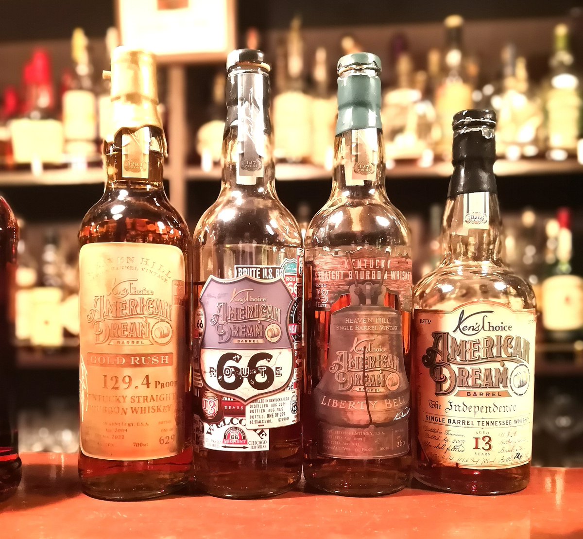 sakakiwhisky's tweet photo. スペシャルボトルですが、まずはオリジナルから。
Ken's choice JAZZ instrumentalシリーズ
Ken's choice AMERICAN DREAM BARRELシリーズ
こちらは通常ハーフ1200円〜1500円を、ハーフ1000円でご提供!
#kensbar #18thAnniversary #kenschoice #ウイスキー #バーボン #秩父蒸溜所 #新宿 #ゴールデン街 https://t.co/RfHO1Gfxgw