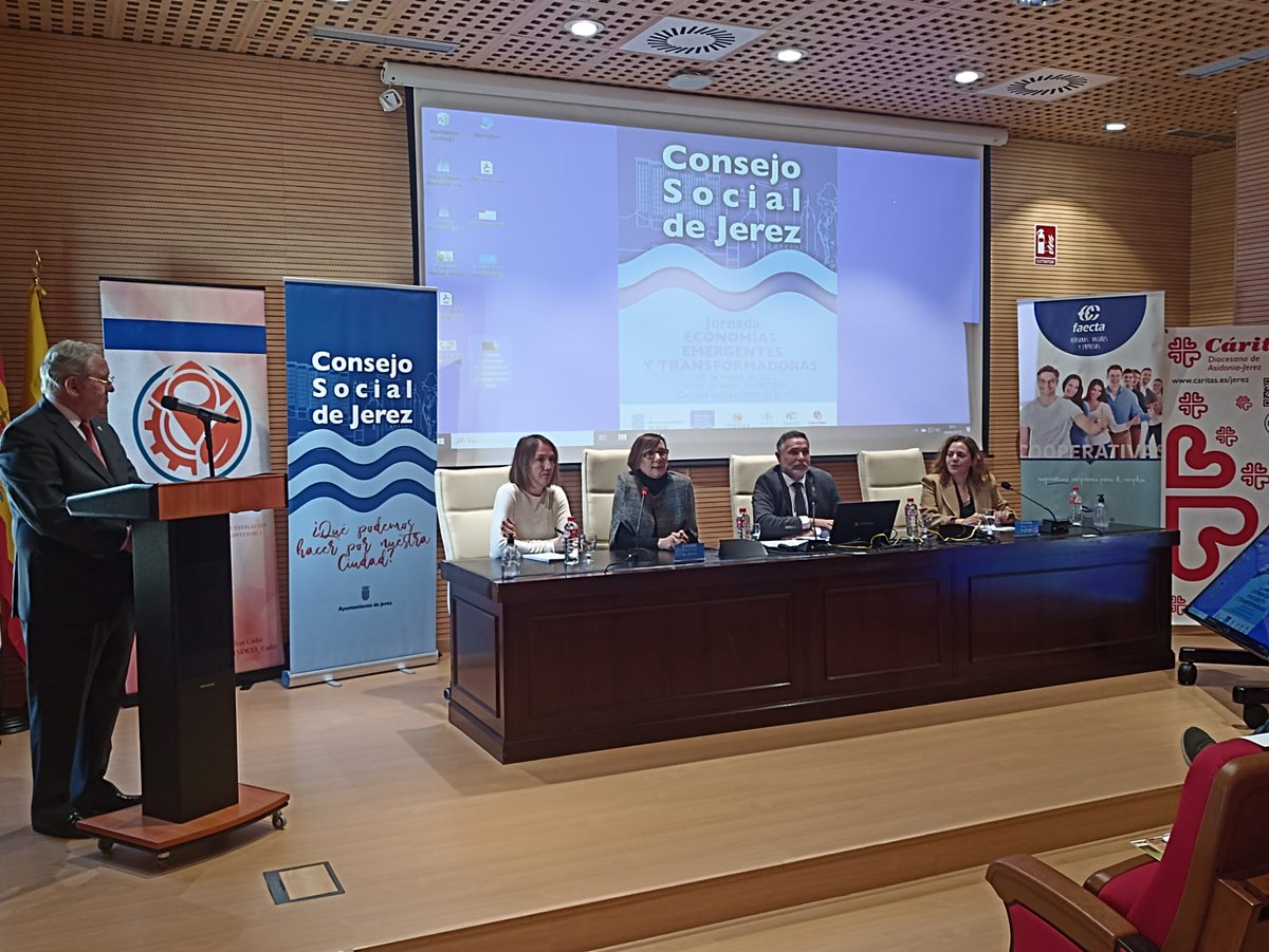 ciudadjerez's tweet photo. 🌍Hoy el @ConsejoSocial de #Jerez celebra la Jornada ‘Economías Emergentes y Transformadoras’ para abordar respuestas a los nuevos desafíos económicos, sociales y medioambientales

Síguelo en⤵️
https://t.co/Ts8nbPEFKe https://t.co/ouf0VQJ9Ek