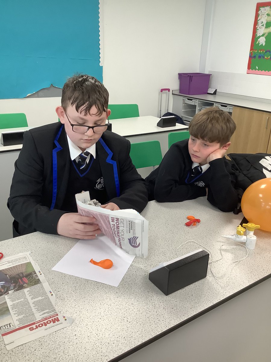 Y7 STEM lesson making egg landers 🥚 🪂 😃
