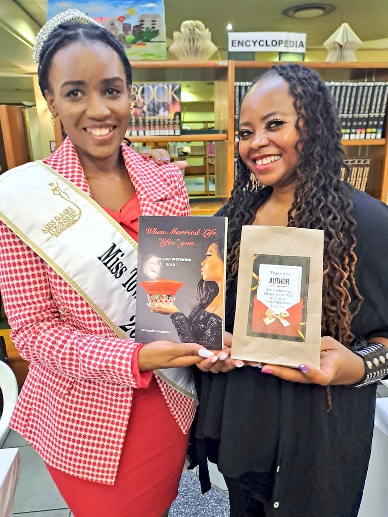 BriMatjuda's tweet image. ¹0:³3
Dear Sis 😍
It's a young #ThrowbackThursday with Miss Township 2023 at Es'kia Mphahlele Community Library, #LibraryWeek 😘
#AuthorBridgetteM #WMLLYTYPB