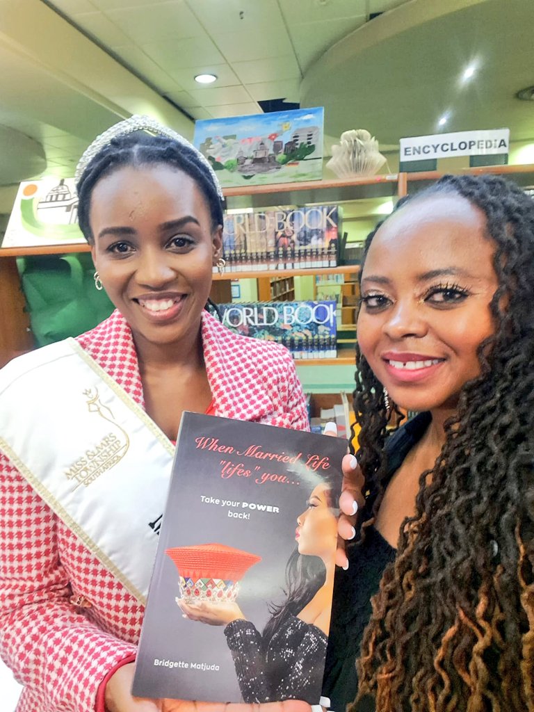 BriMatjuda's tweet image. ¹0:³3
Dear Sis 😍
It's a young #ThrowbackThursday with Miss Township 2023 at Es'kia Mphahlele Community Library, #LibraryWeek 😘
#AuthorBridgetteM #WMLLYTYPB