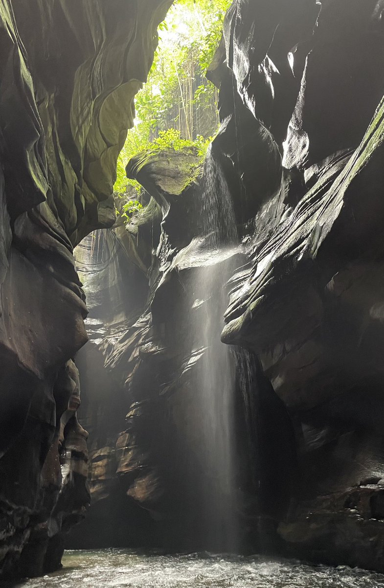 maoherrera7's tweet photo. @clicks1222 #Guape River Canyon. #Mesetas. https://t.co/u5qtcDq9qy
