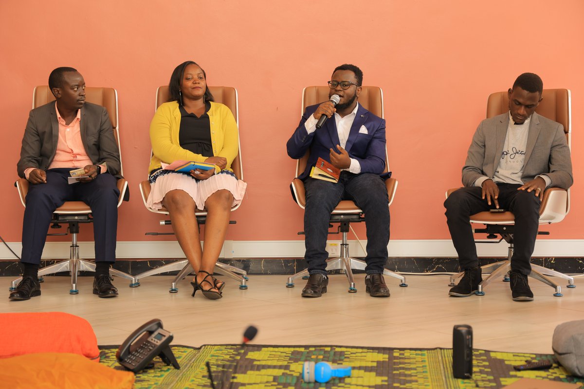 afyanahakiug's tweet photo. "Many people are still struggling to use digital platforms; there is a need for investment and mobilisation geared towards digital health literacy to enable the smooth use of digital platforms for people to enhance their health." - @ddembe, CEO @klinicuganda
#digitalhealth https://t.co/rB5NyfjJb0