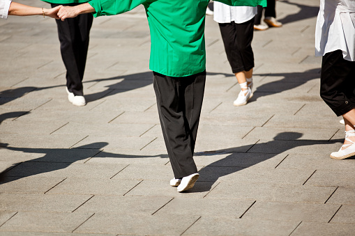 ❓ Toni, Anglès: "Quina solució hi ha perquè no es perdi la tradició de la sardana? No hauríem de fer algun decret per pressionar?" <a href="/govern/">Govern de Catalunya</a> <a href="/cultura_cat/">Cultura</a> <a href="/Fom_PepVentura/">Foment de la Sardana Pep Ventura</a> @confsardanista <a href="/MansAmigues/">Colla Mans Amigues</a> <a href="/Capital_Sardana/">Capital de la Sardana</a> <a href="/sardanesgarriga/">Sardanes la Garriga</a> <a href="/sardalleida/">Sardalleida</a>