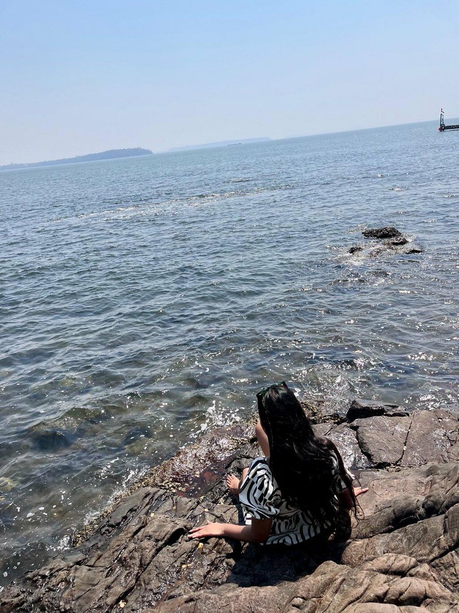 heyaarsrishtee's tweet photo. Me, living dreams🤍 https://t.co/pou1ytdrif