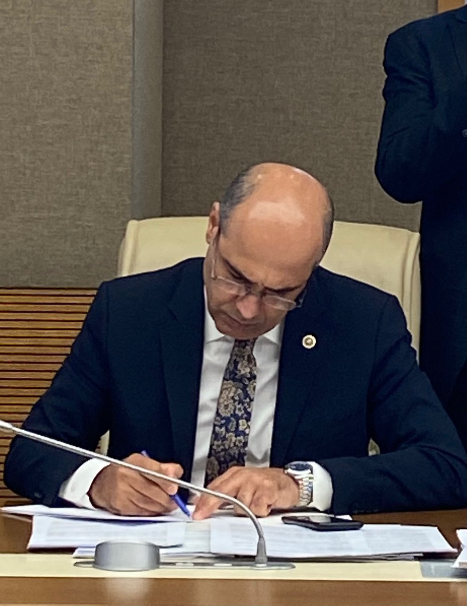 Hekimlerin komplikasyon halinde dahi meslekten geçici men edilmesini öngören yasa teklifinin 36. maddesi komisyonda geri çekildi…

Hekimlerimizle birlikte mücadelemize devam edeceğiz…

#doktorluktanmenyasasınahayır