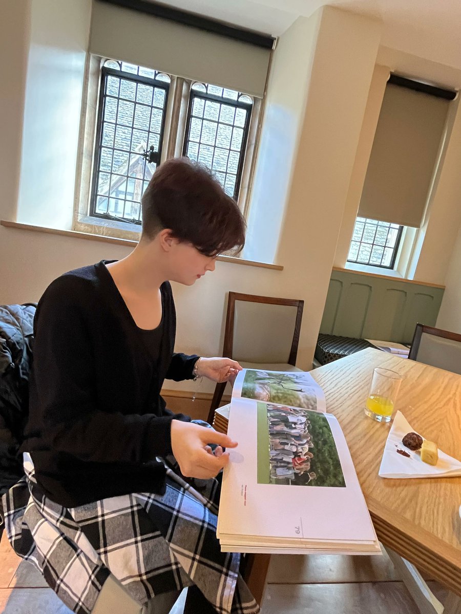 FiveAcresHigh's tweet photo. Congratulations to Y10 student Parker who took part in the World Class Schools essay writing competition on the theme of friendship. Parker was shortlisted and had the opportunity to meet Dr Douglas-Fairhurst at Magdalen College, Oxford, one of the judges. #BeMoreFive @WCSQM https://t.co/QfAvOImpho