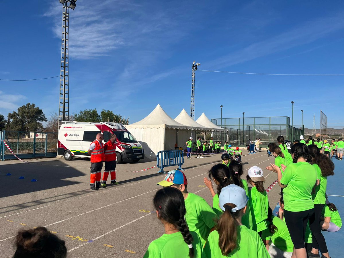 CruzRojaRMurcia's tweet photo. Hoy nos hemos desplazado desde #CruzRoja en #Lorca a #PuertoLumbreras para cubrir el #DRP III DUATLÓN ESCOLAR del Colegio Purísima Concepción con #ambulancia SVB y personal voluntario de @CRE_Emergencias. #PreventivosCruzRoja https://t.co/7aHHSC7qmM