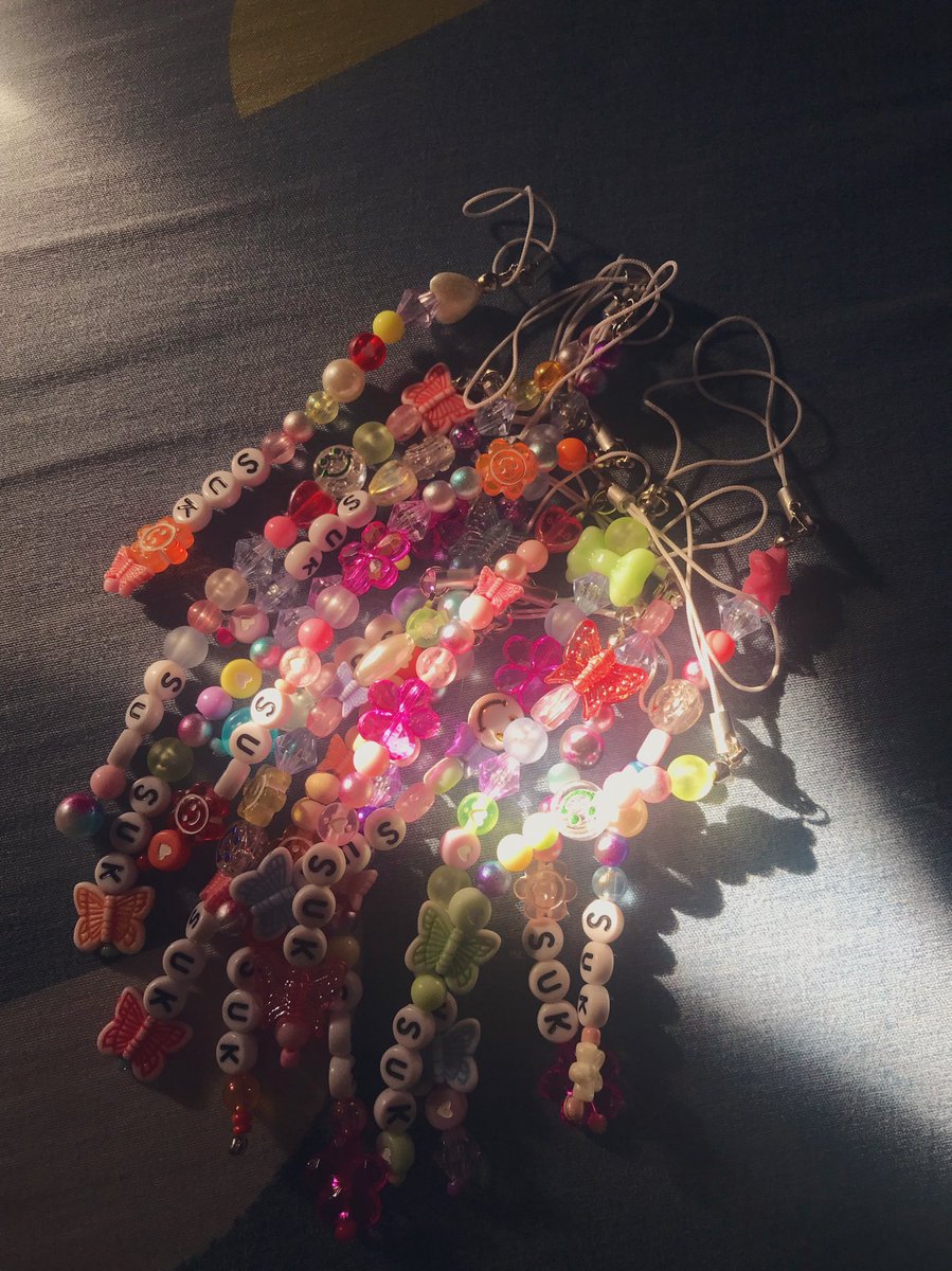 I'll be giving my extra beaded keycharms on April 14 and 15🥰
See you😘