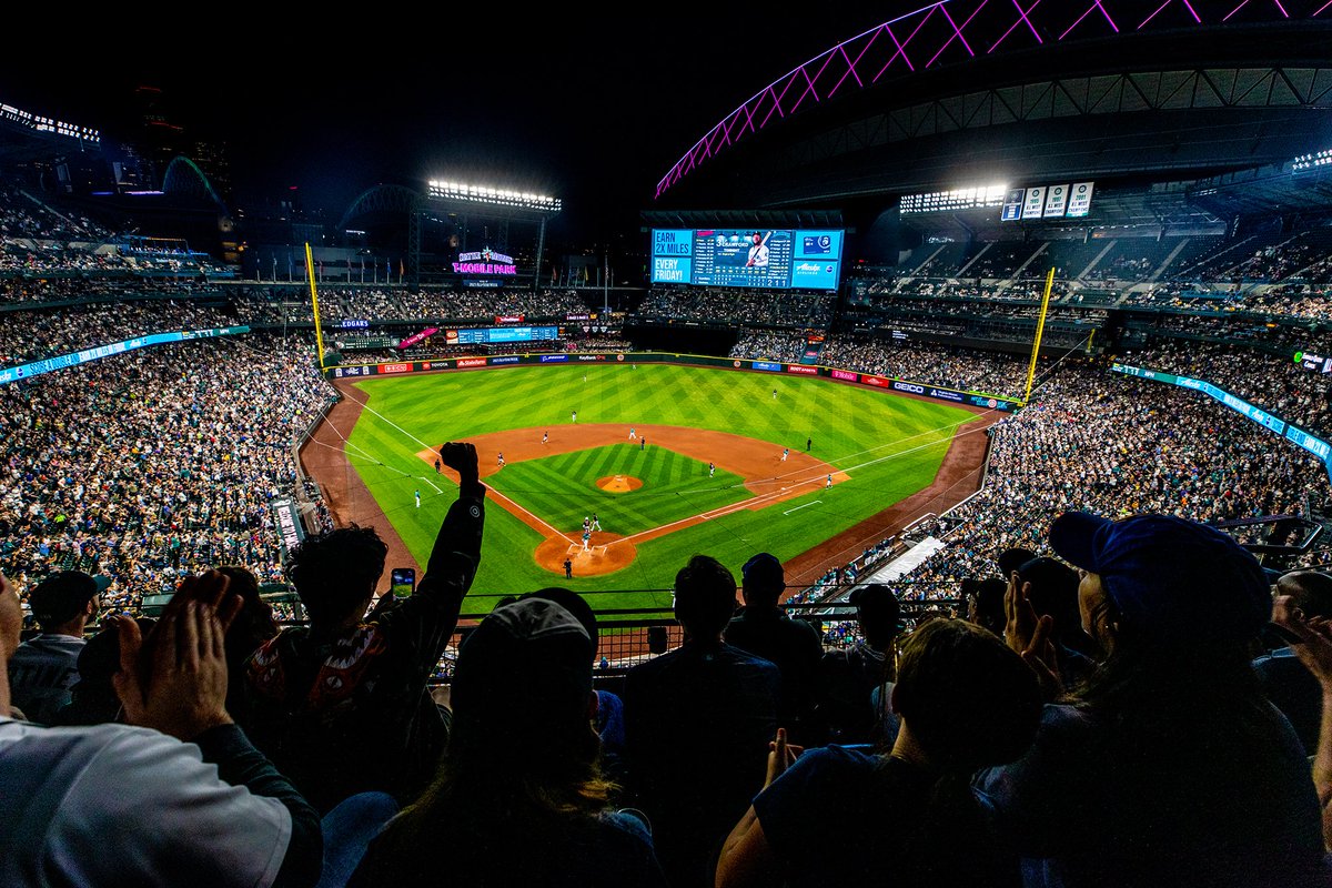 It's just turned #OpeningDay in Seattle. Wishing <a href="/Mariners/">Seattle Mariners</a> <a href="/UKMariner/">UK Mariners fans</a> the best of luck in the upcoming season. 

#SeaUsRise #WinItAll