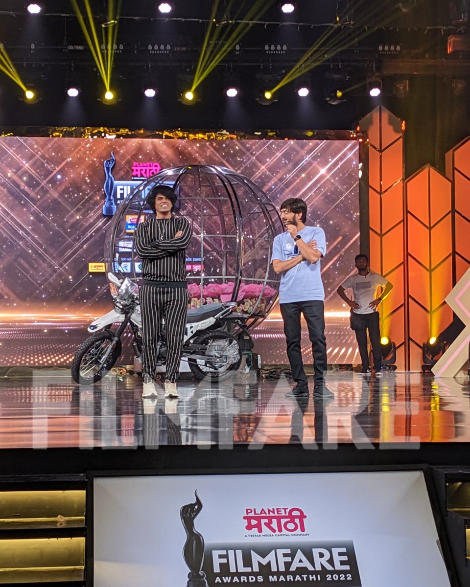 filmfare's tweet image. This duo!❤️✨

#SiddharthJadhav and #AmeyWagh are all set to entertain at the #PlanetMarathiFilmfareAwardsMarathi 2022.