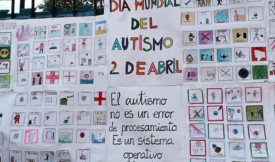 CAntoniorrobles's tweet photo. Pictogramas realizados por los alumnos y alumnas de todo el centro con motivo del Día Mundial de la Concienciación sobre el Autismo. #diamundialconcienciacionautismo #todossomosdiferentes #tgd https://t.co/7oK61uuQpn
