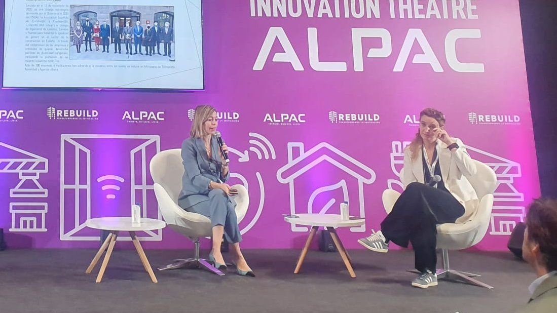 rebuildexpo's tweet photo. Iniciativa cimientos de igualdad con #CSCAR y @COAMadrid, en el #Alpac Innovation Theatre de #REBUILD2023 https://t.co/YvL7SiFhdk