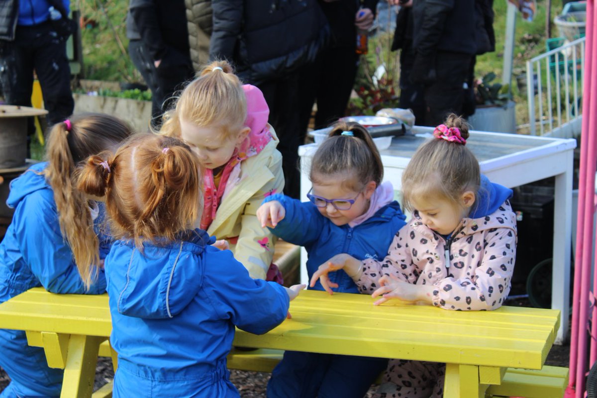 GKCollege's tweet photo. The students in our Youthstart programme have been designing, crafting, building, sanding and painting three amazing picnic benches for the @fare_scotland and Lochend Community Allotments Gardening School project in Easterhouse. @suzieq1402

https://t.co/ezl3ciuZir https://t.co/p24c855dQW