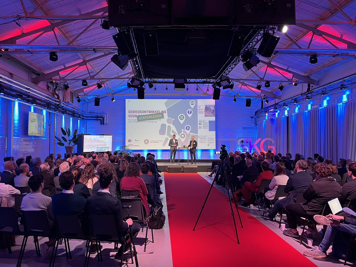 Vandaag is de <a href="/MCDopleiding/">MasterCityDeveloper</a> ook aanwezig op het #SKG Jaarcongres in Amersfoort - opening door @tadaamen en @CoVerdaas